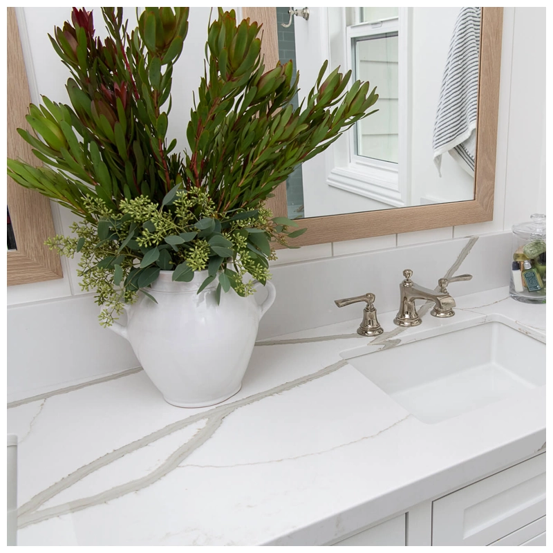 Calacatta White Quartz Bathroom Countertops with Single Sink Calacatta White Quartz Bathroom Countertops with Single Sink