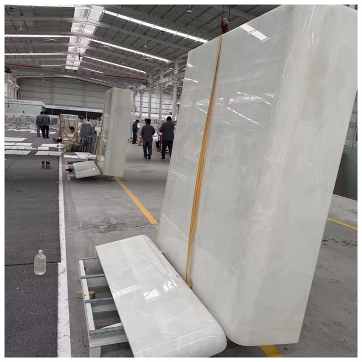 Pure White Onyx buede fliser